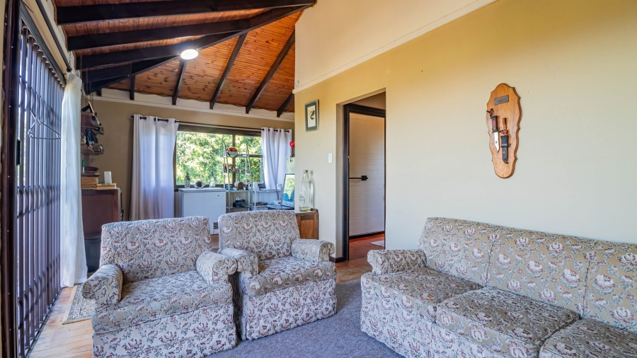 5 Bedroom Property for Sale in Lovemore Park Eastern Cape